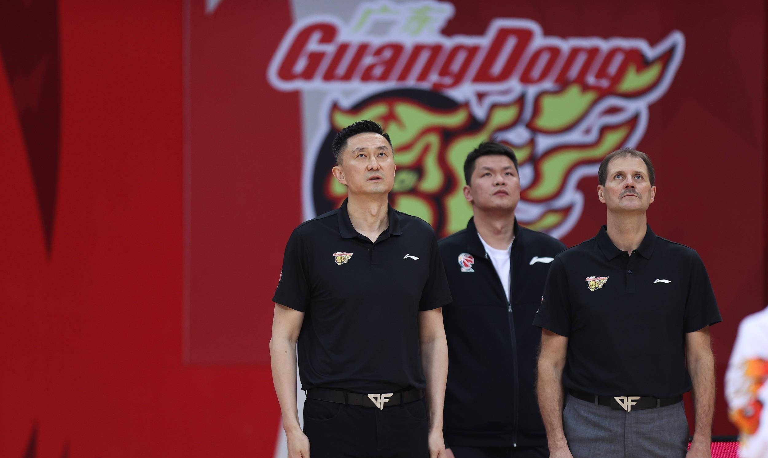 问鼎娱乐平台离谱！广东宏远围绕足总杯完成体检今夜浙江稠州状态回暖，深圳男篮关键时刻更衣室发声的简单介绍